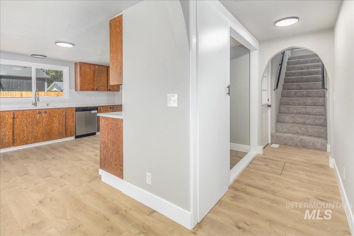 265 S 11th E