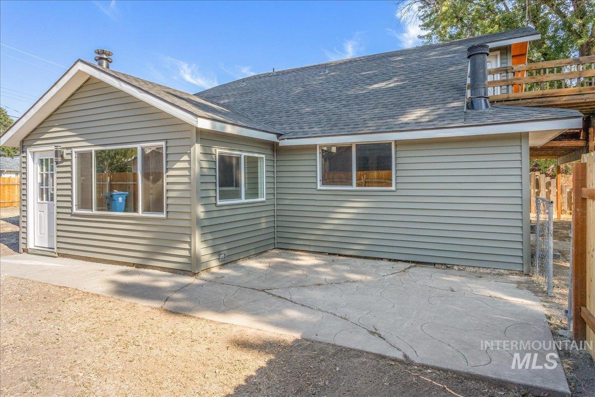 265 S 11th E