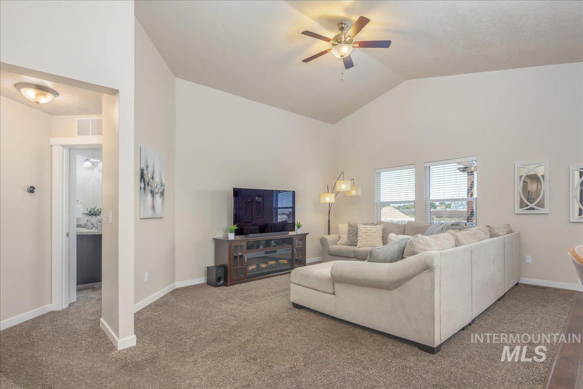 420 S Willow Tree Ave