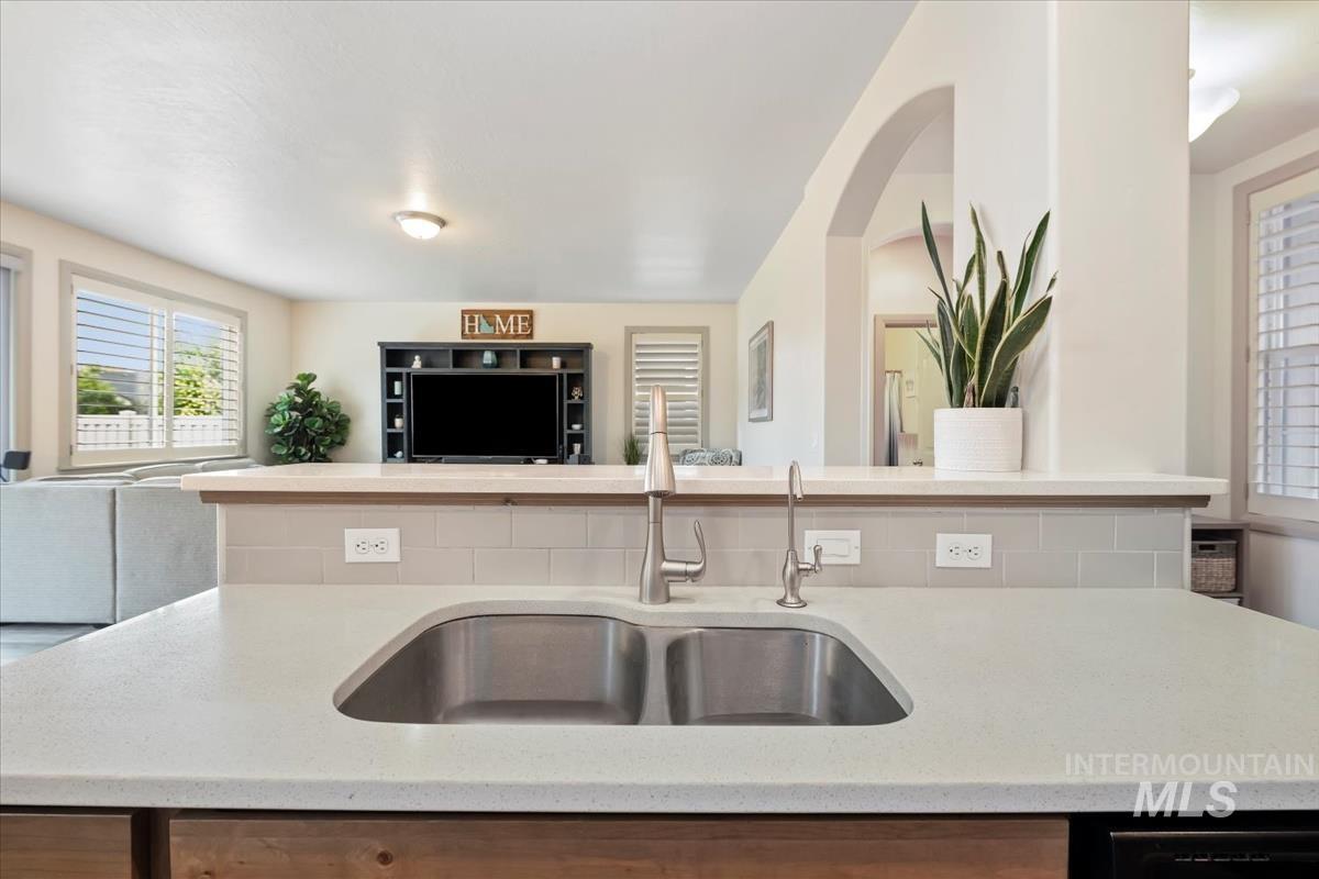 9472 S Rock Cliffs Way