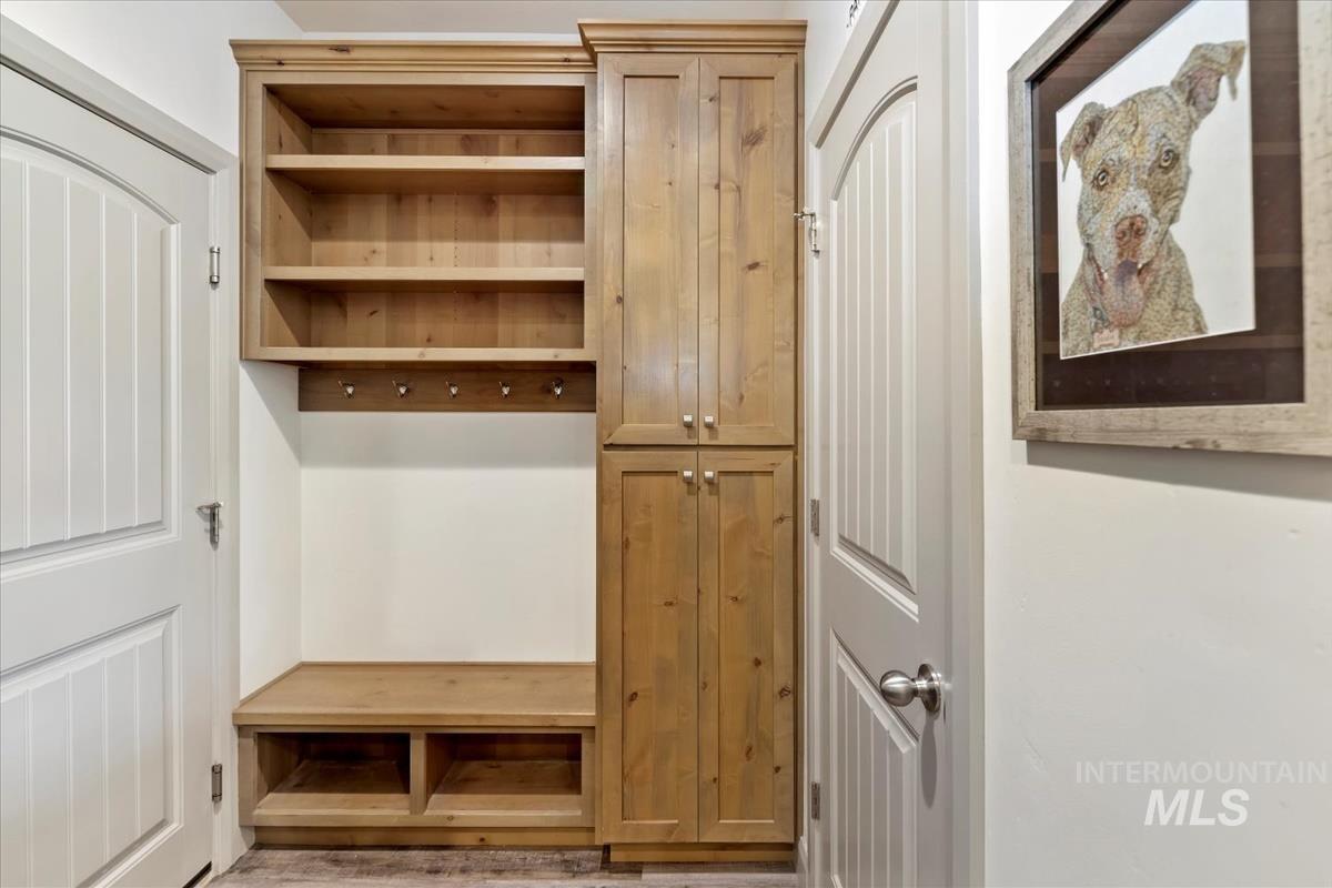 9472 S Rock Cliffs Way