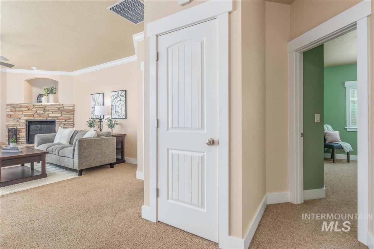 2371 E Powder River St