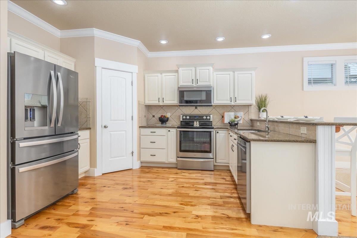 2371 E Powder River St