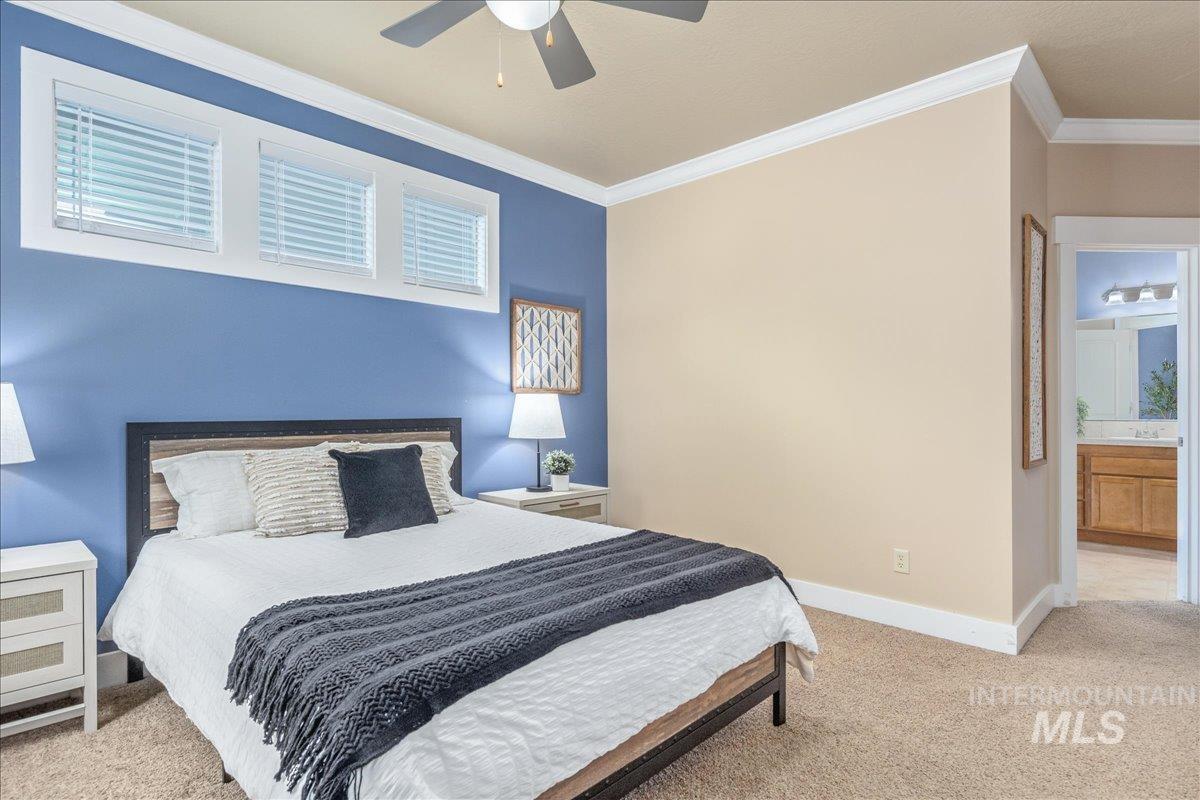 2371 E Powder River St