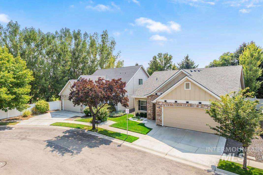 2371 E Powder River St