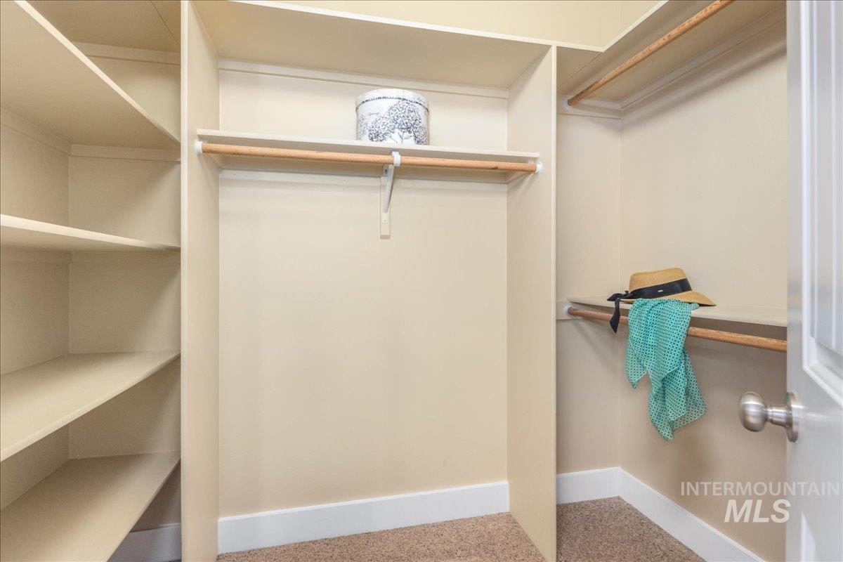 2371 E Powder River St