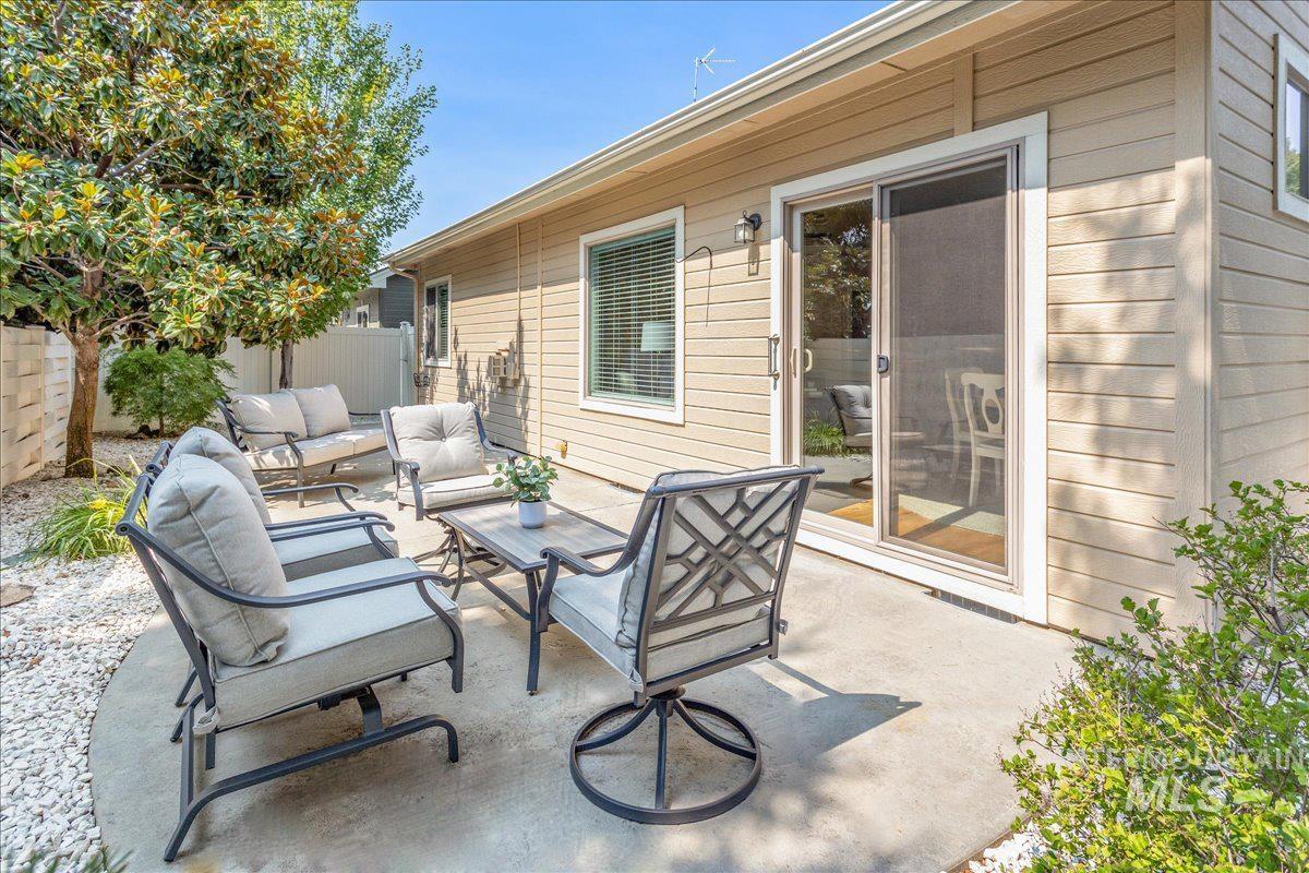 2371 E Powder River St