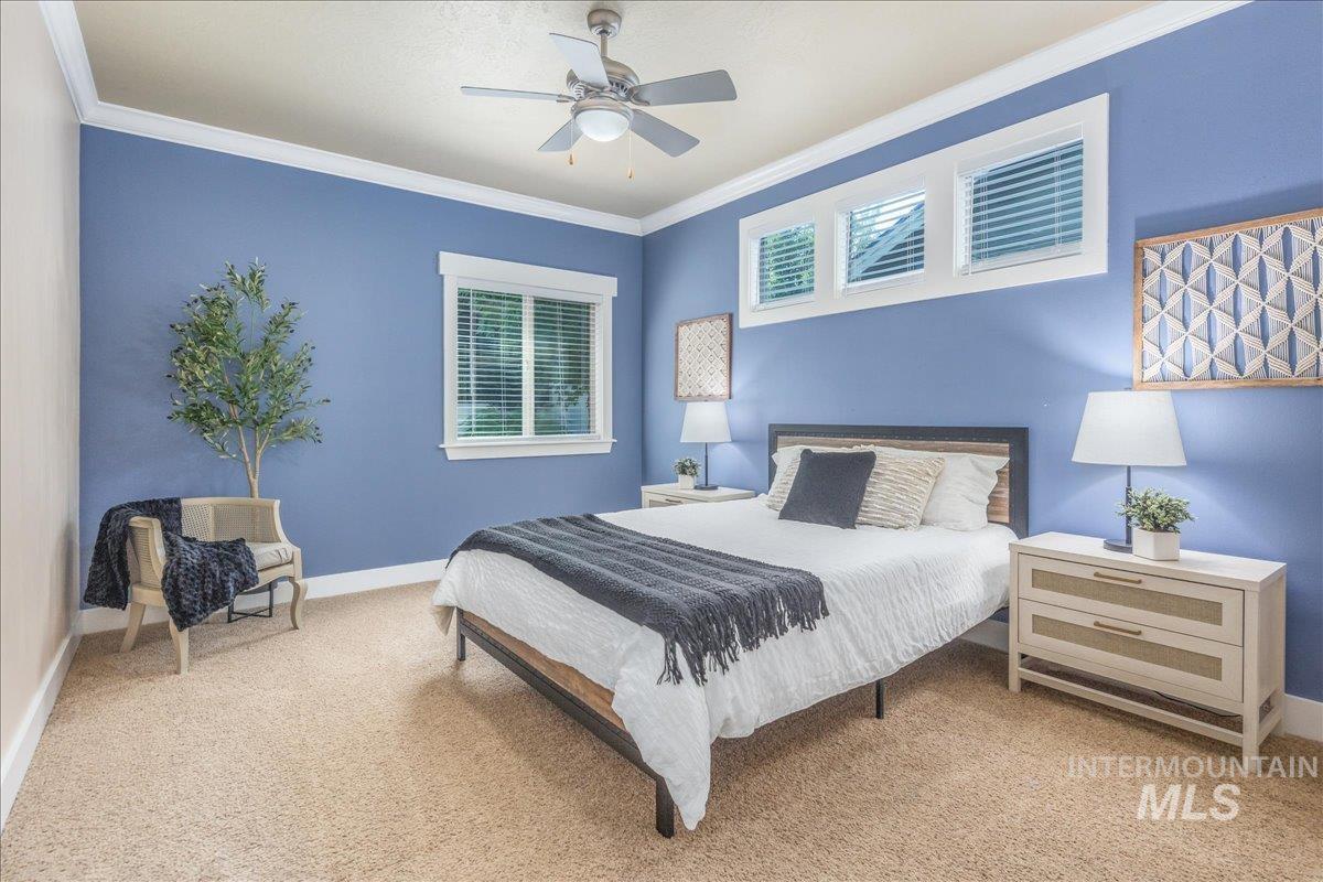 2371 E Powder River St