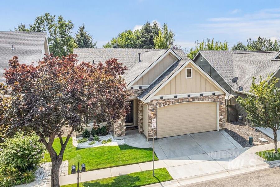 2371 E Powder River St