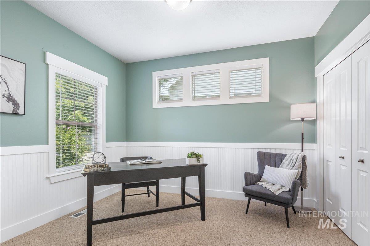 2371 E Powder River St