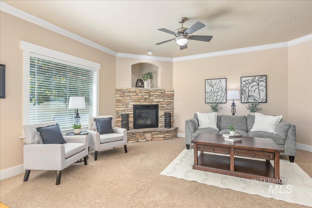 2371 E Powder River St