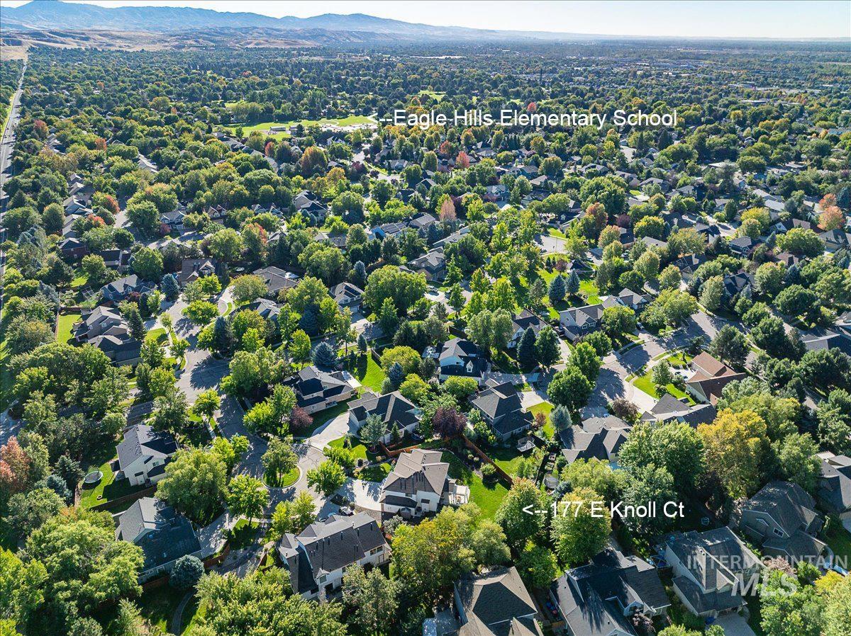 177 E Knoll Ct