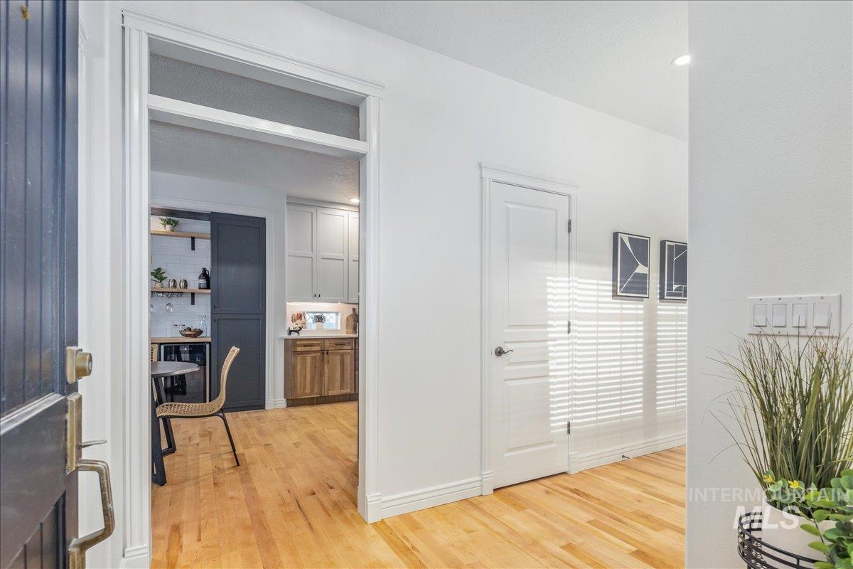 216 N Story Book Way