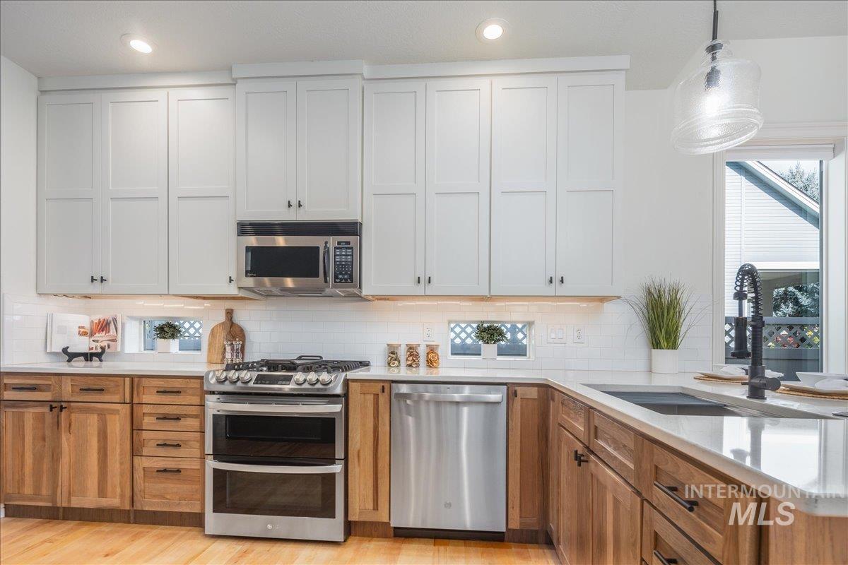 216 N Story Book Way