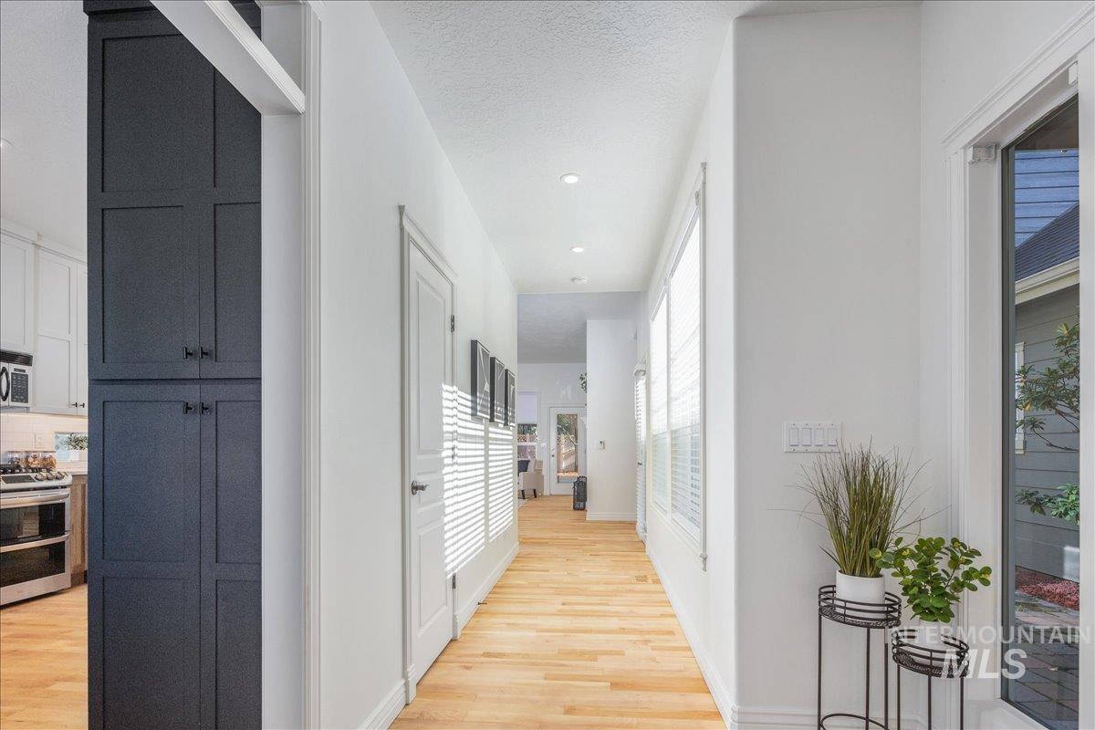 216 N Story Book Way