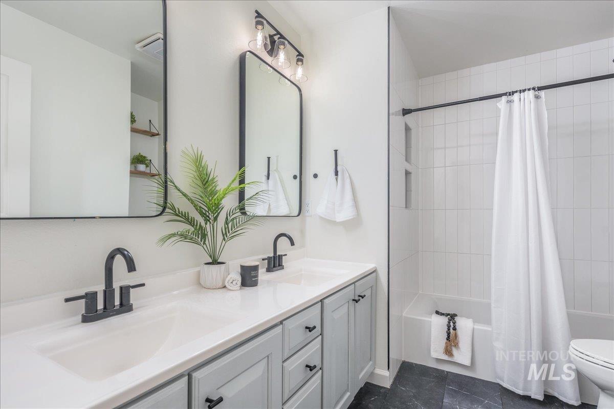 216 N Story Book Way