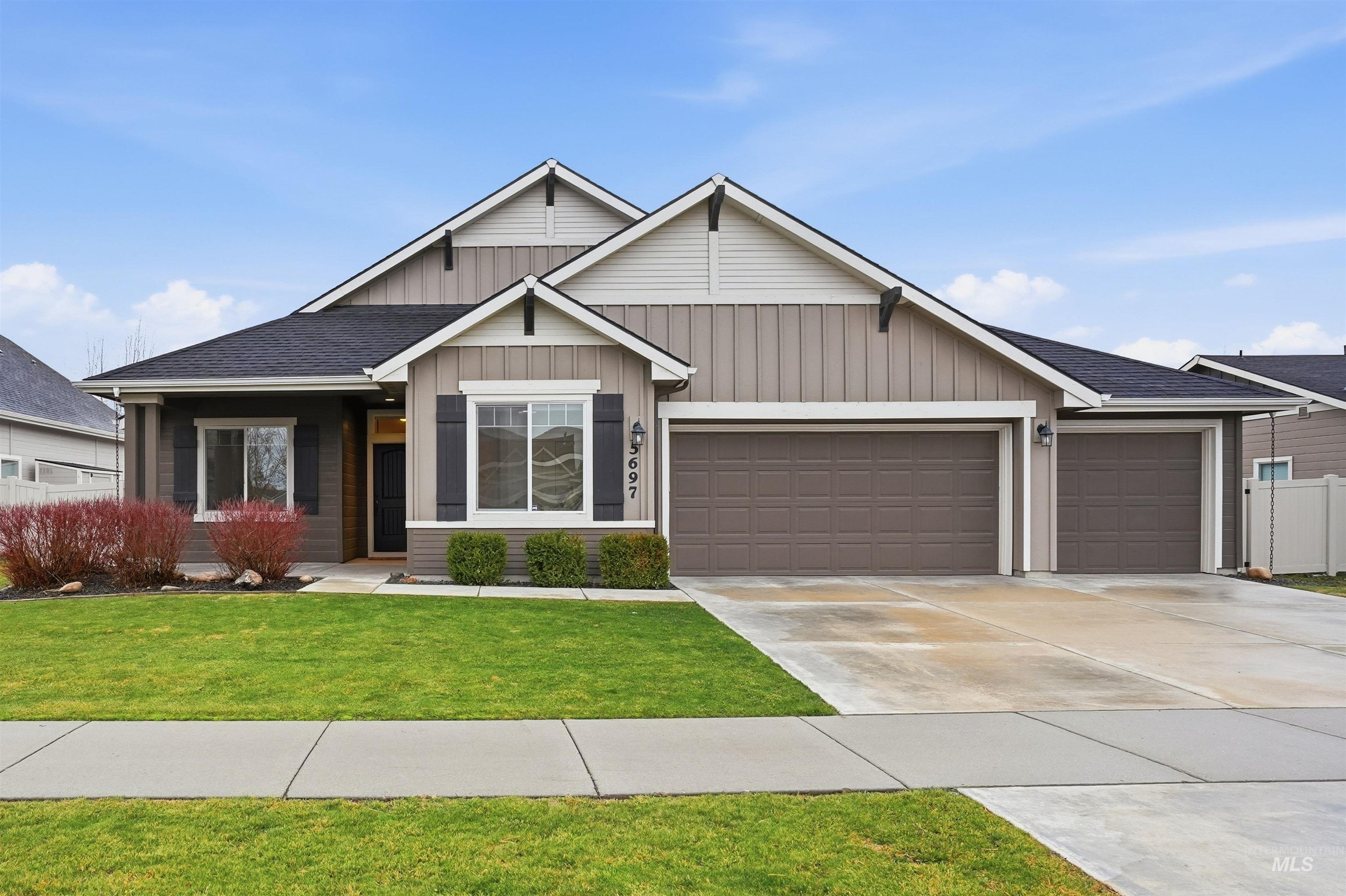 5697 W Combermere Dr