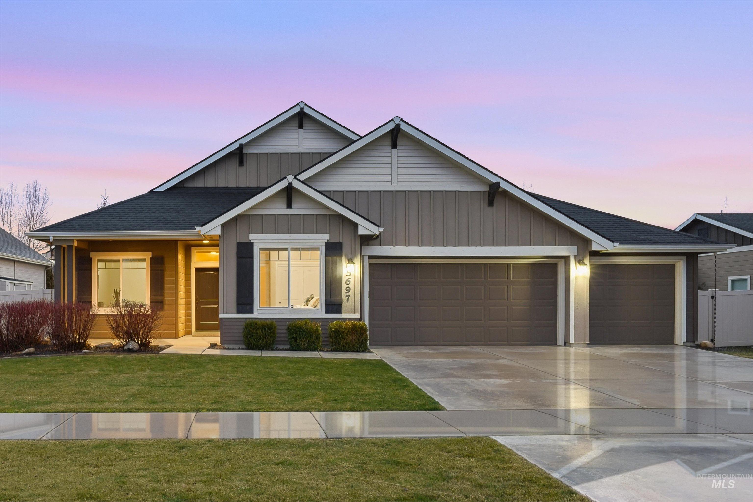 5697 W Combermere Dr