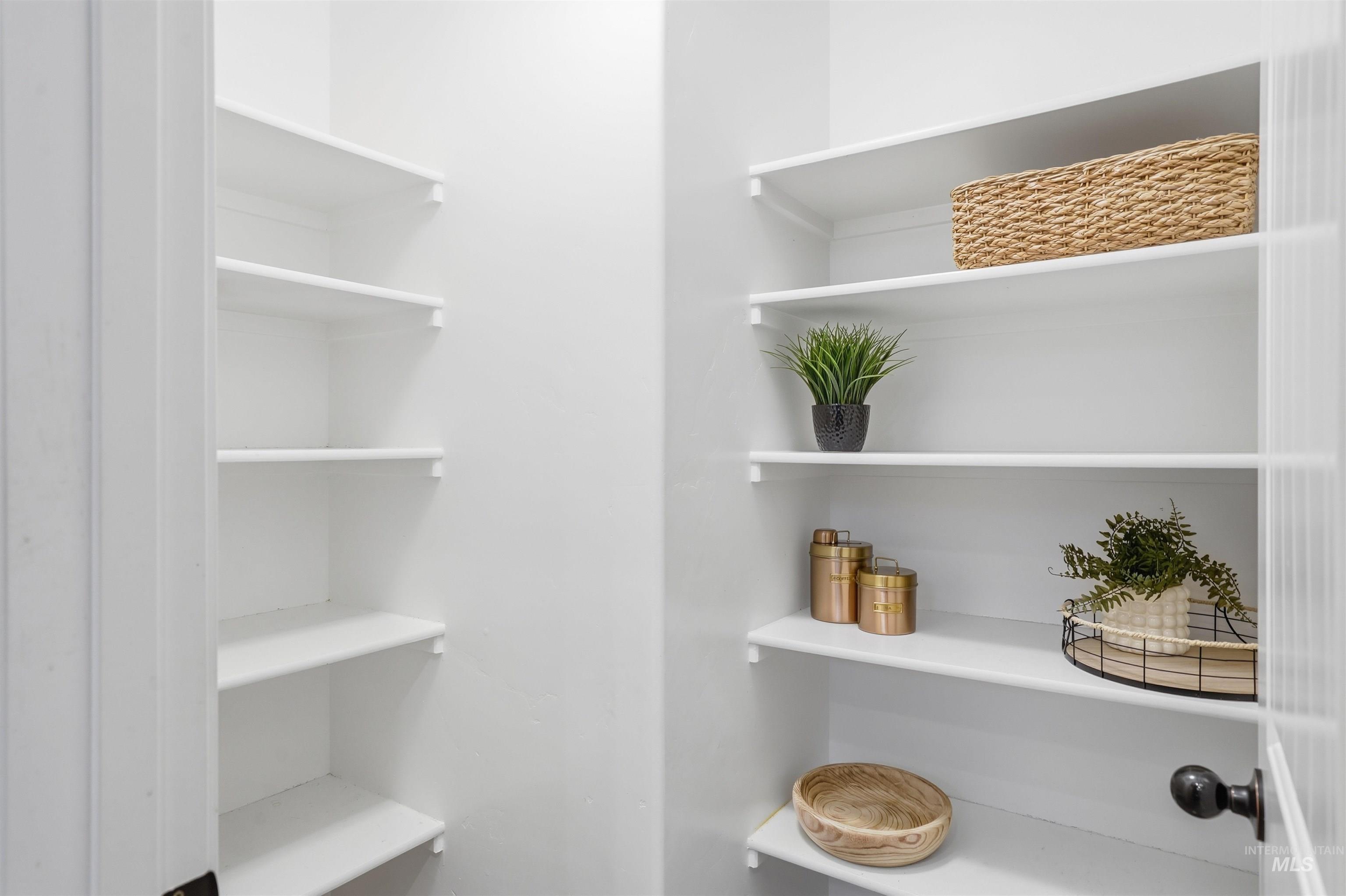 5697 W Combermere Dr