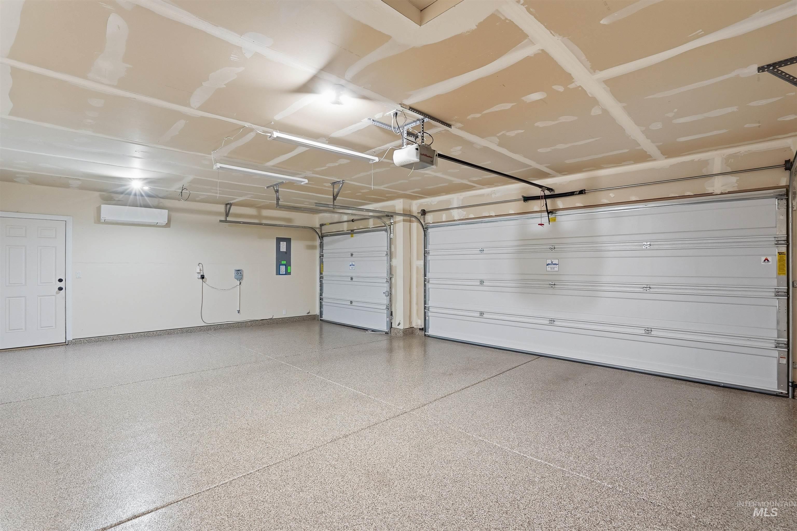 5697 W Combermere Dr