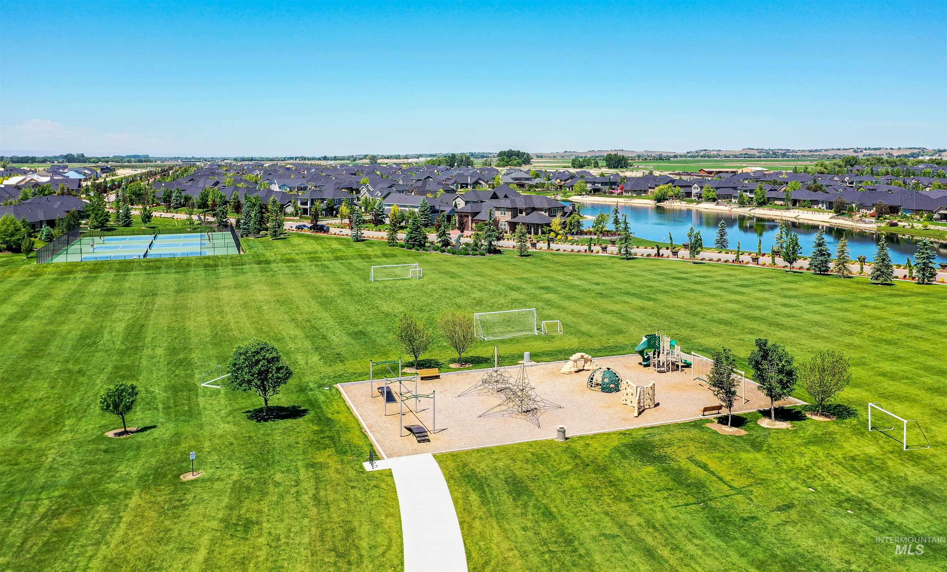 1127 N World Cup Ln
