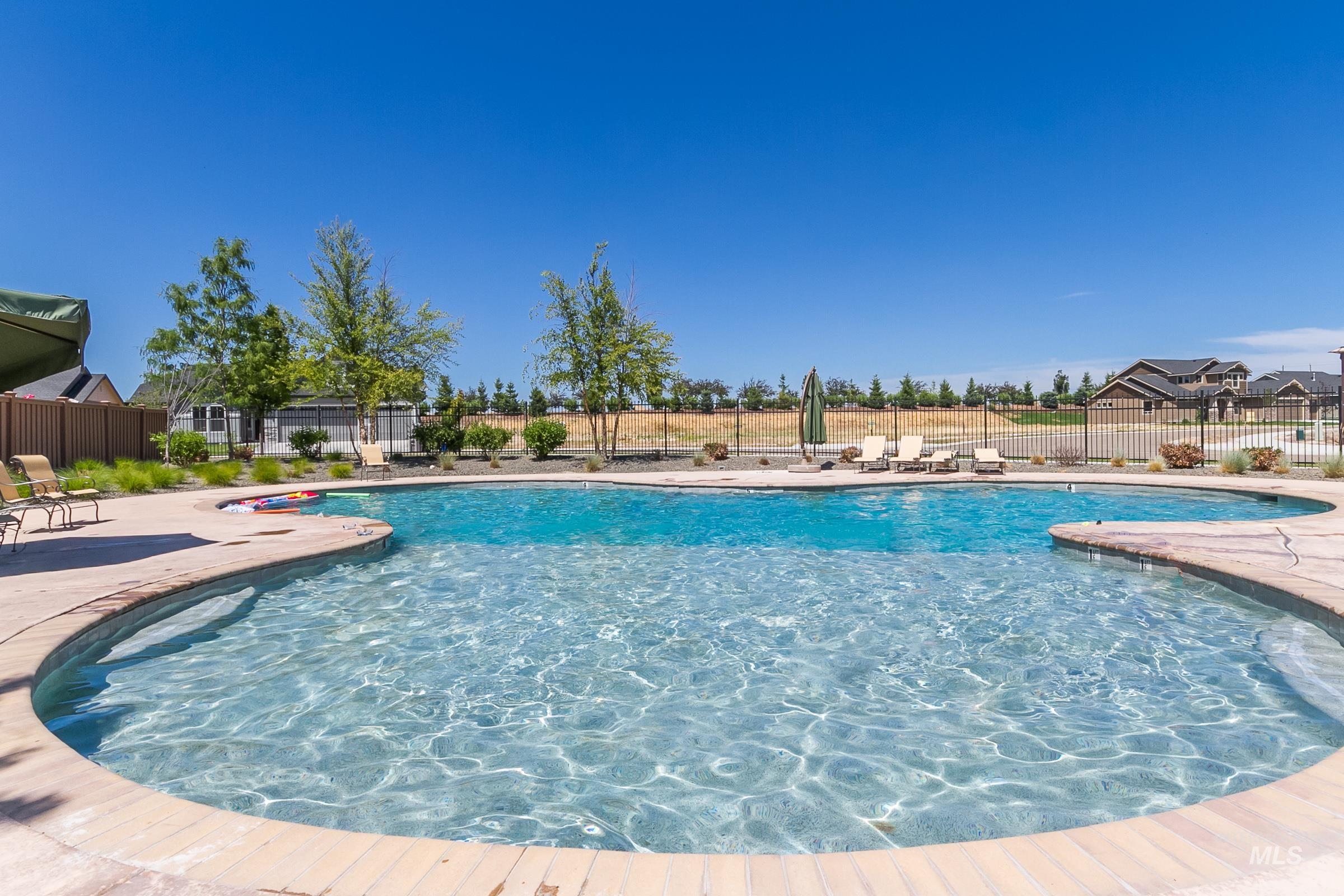 1127 N World Cup Ln