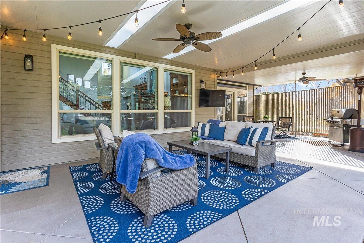 1536 E Daylesford Dr