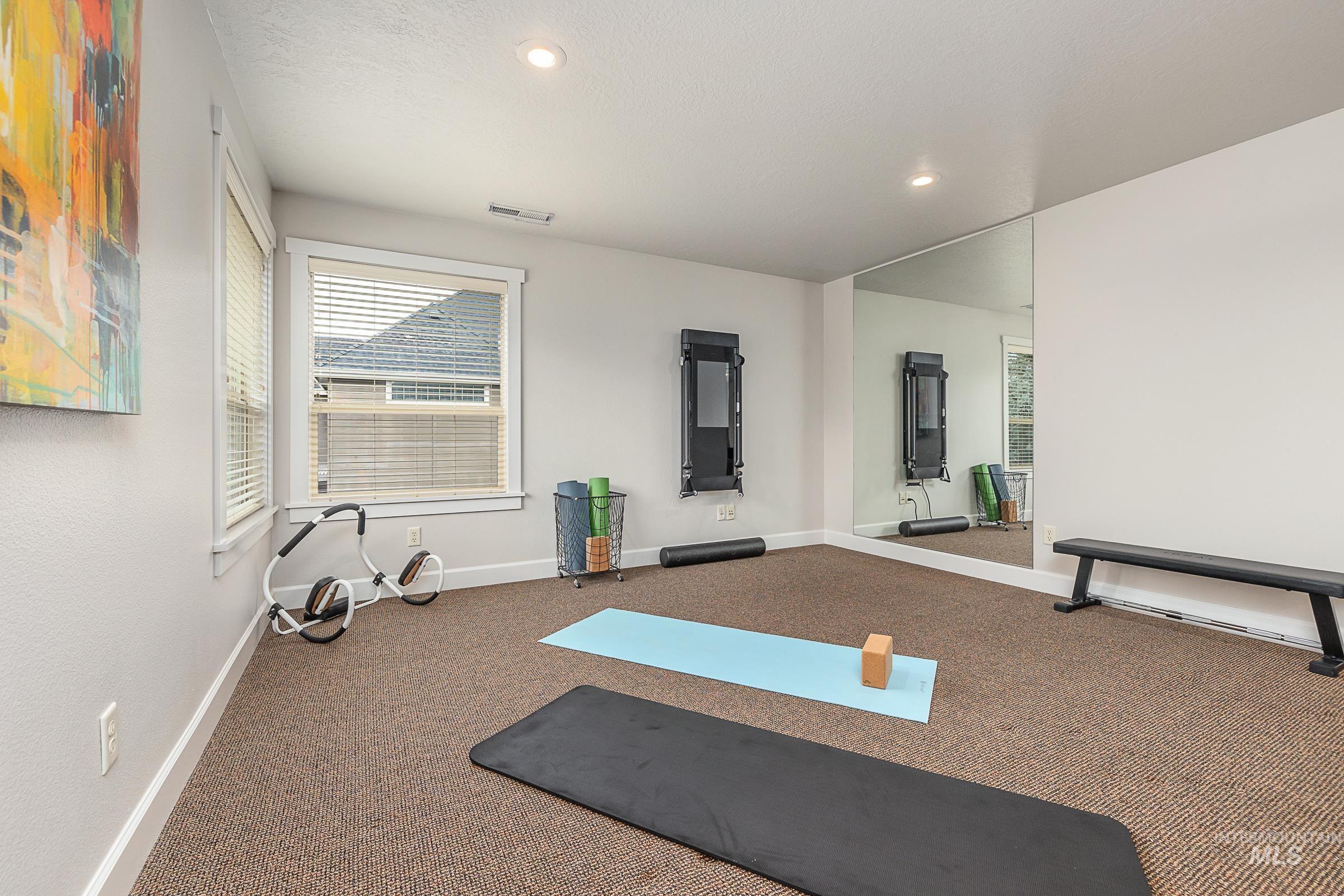 1536 E Daylesford Dr