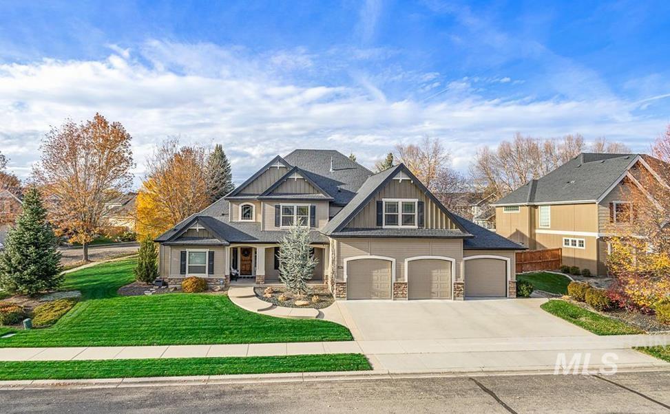 1536 E Daylesford Dr