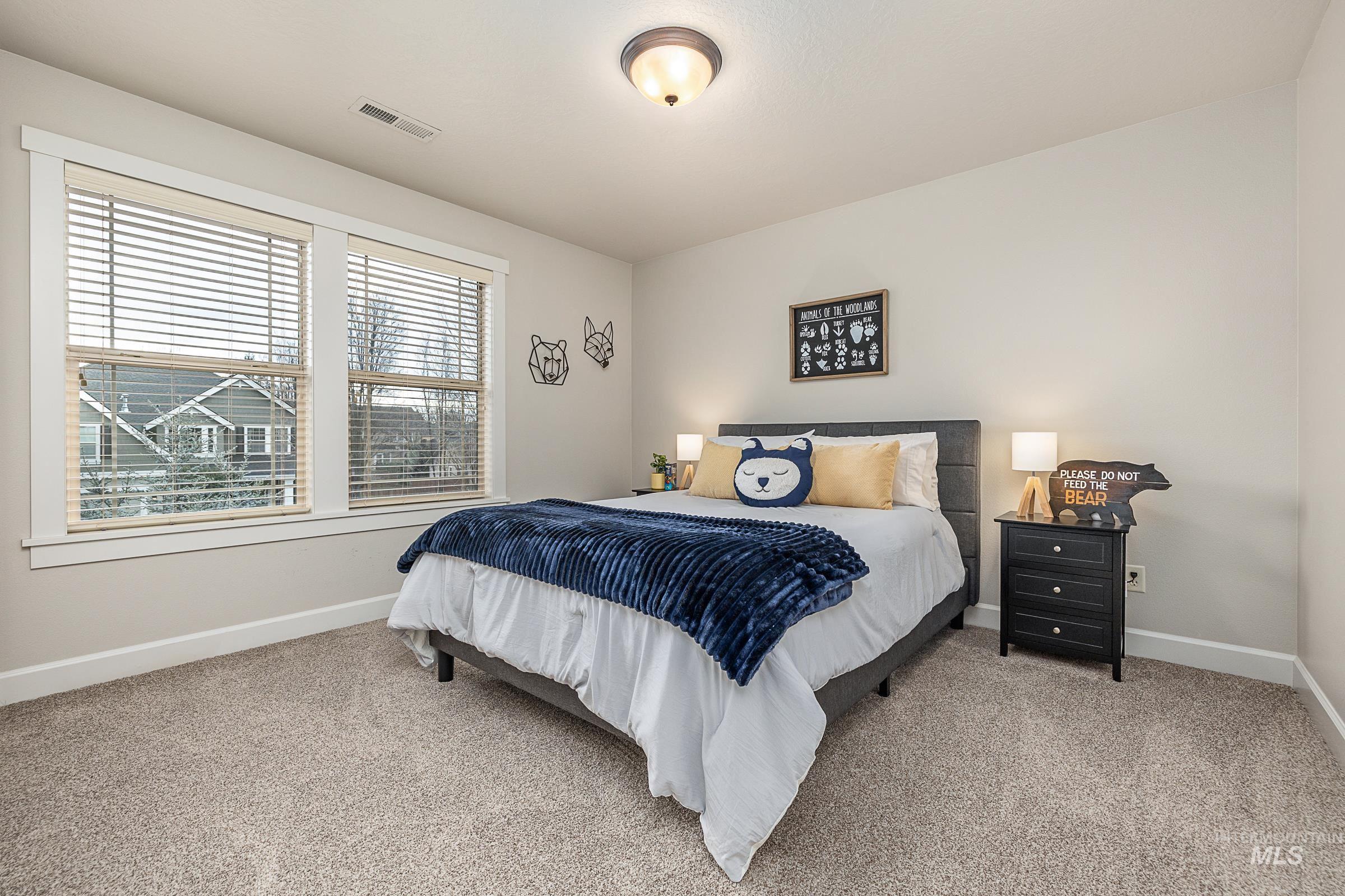 1536 E Daylesford Dr