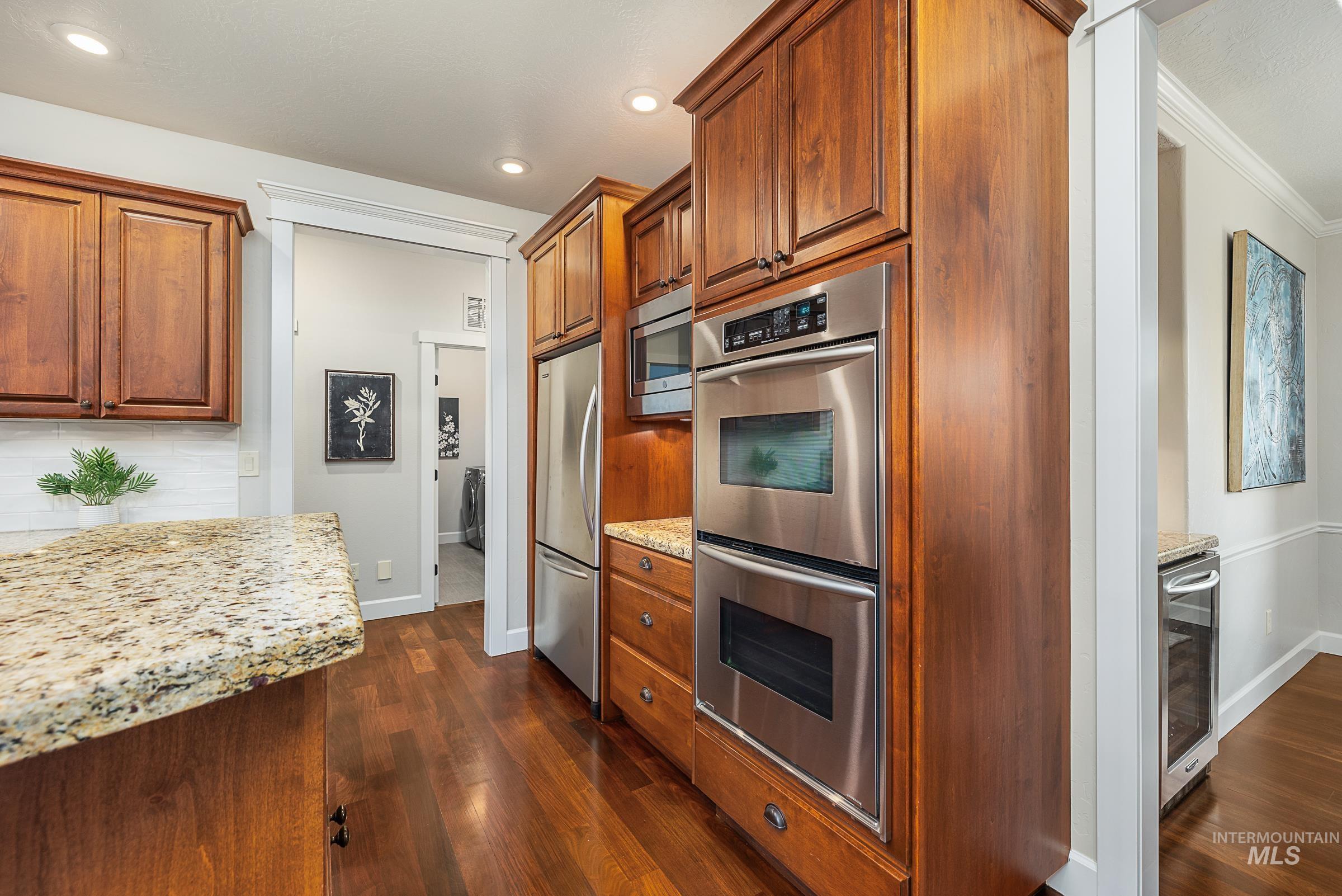 1536 E Daylesford Dr