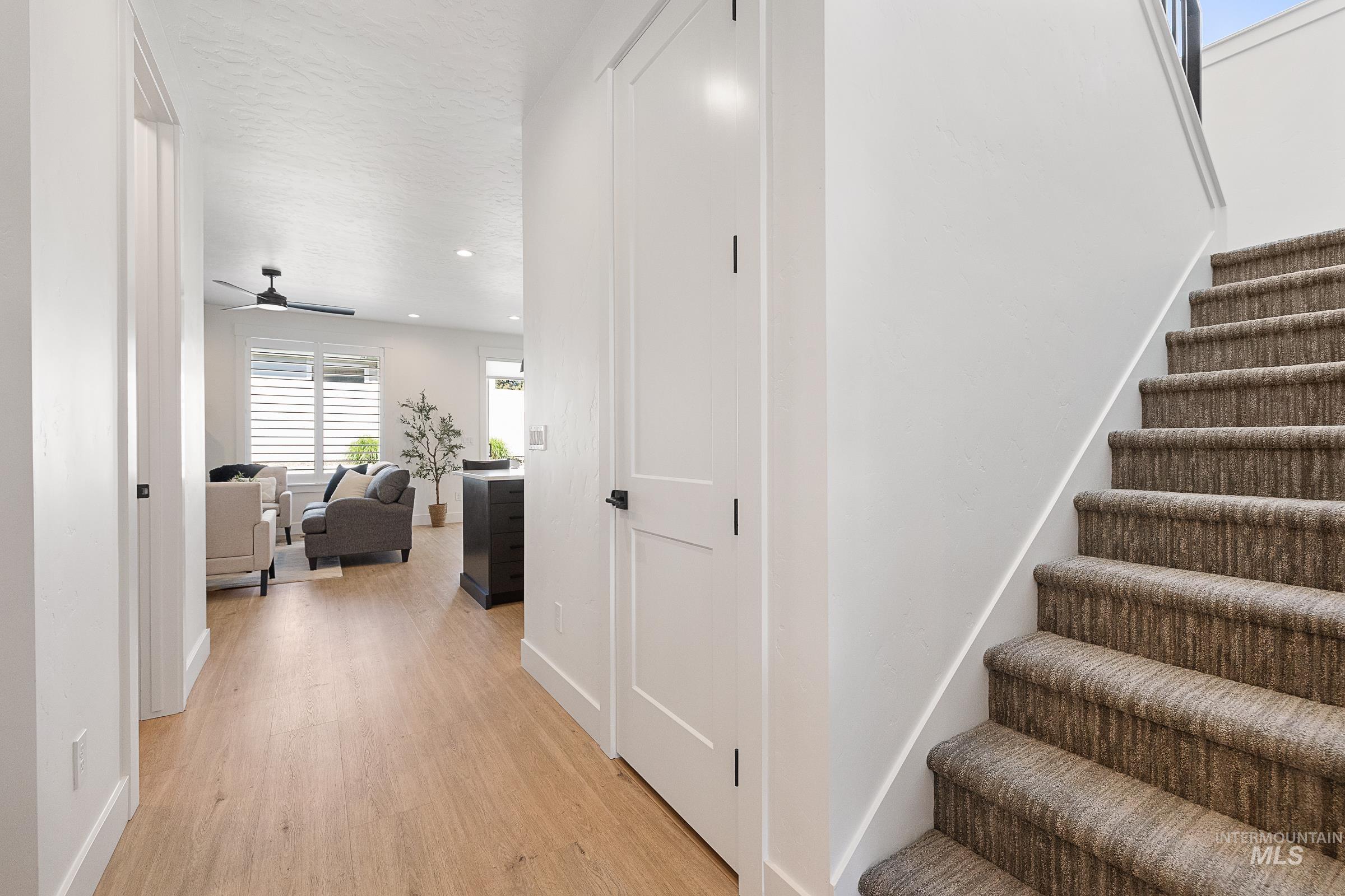 493 N Plainfield Ave