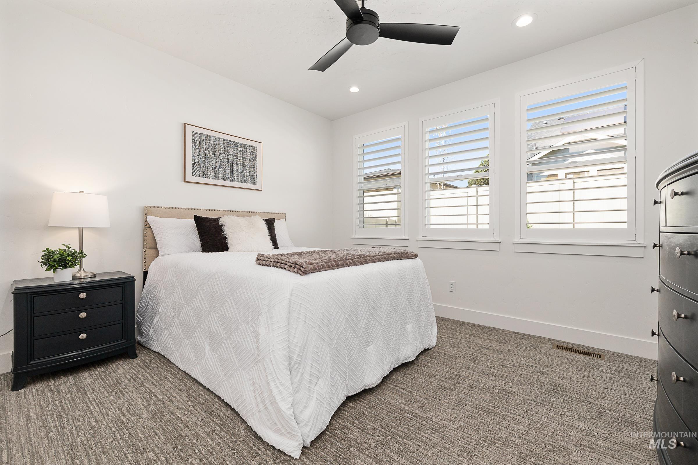 493 N Plainfield Ave