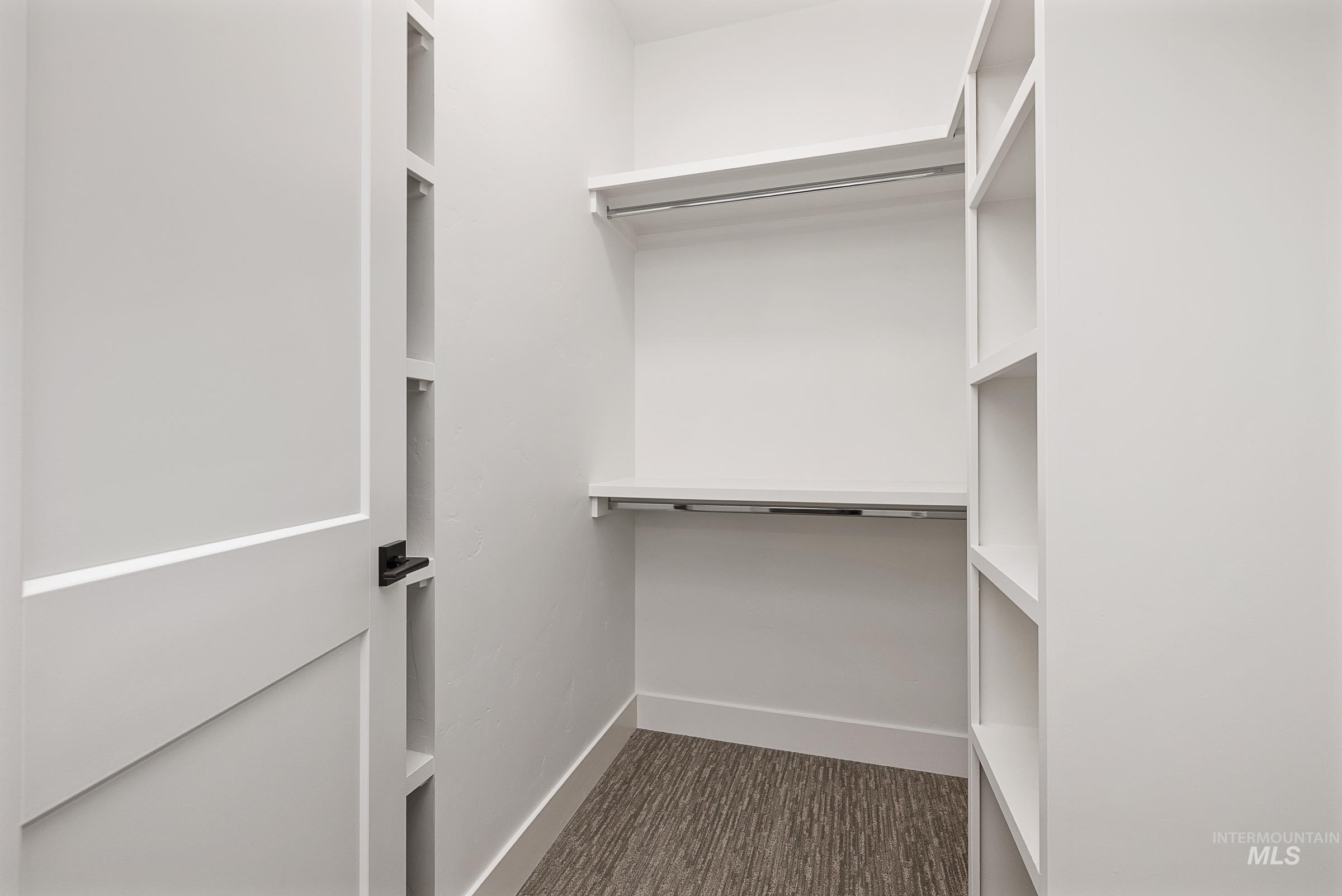 493 N Plainfield Ave