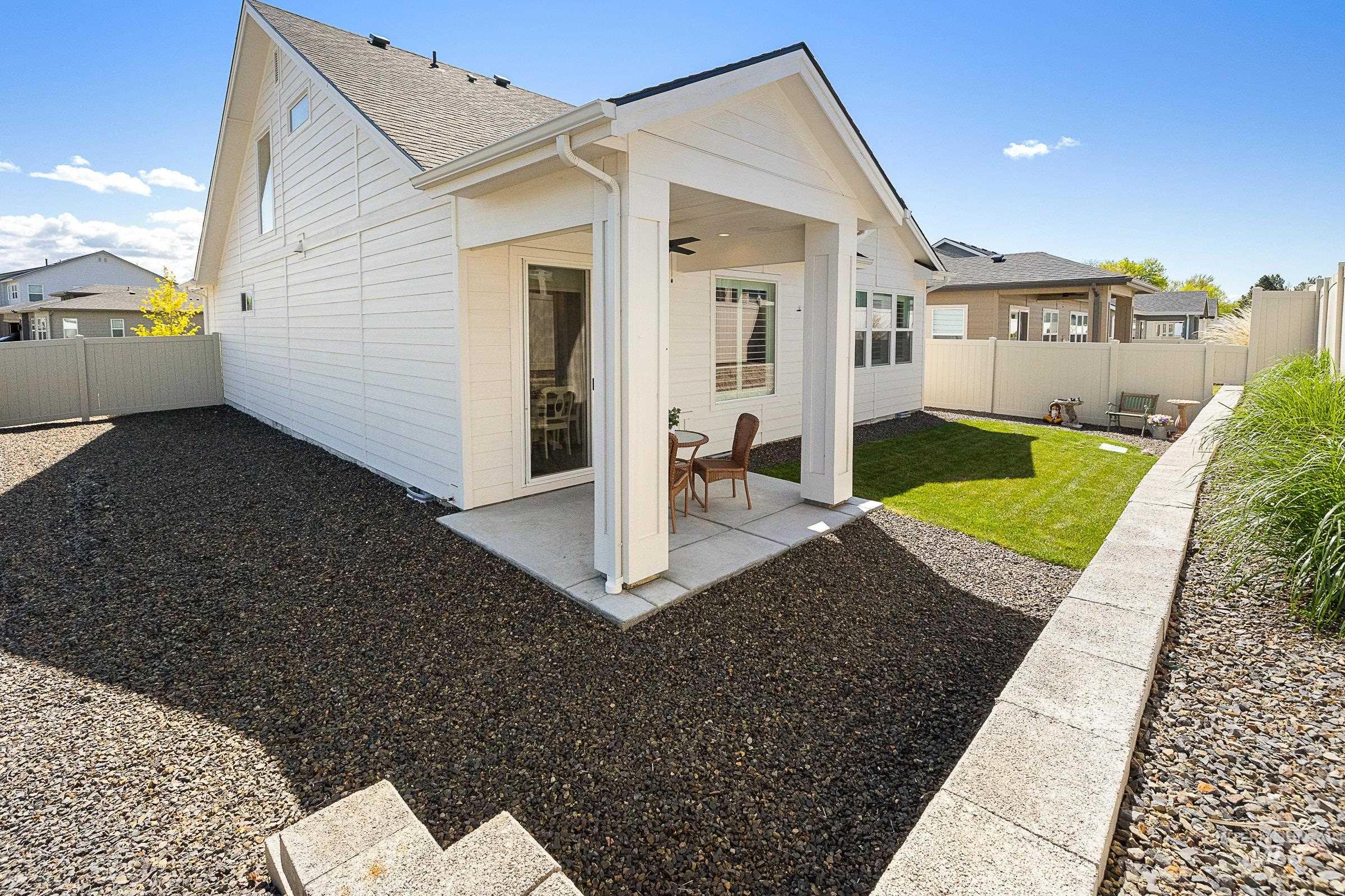 493 N Plainfield Ave