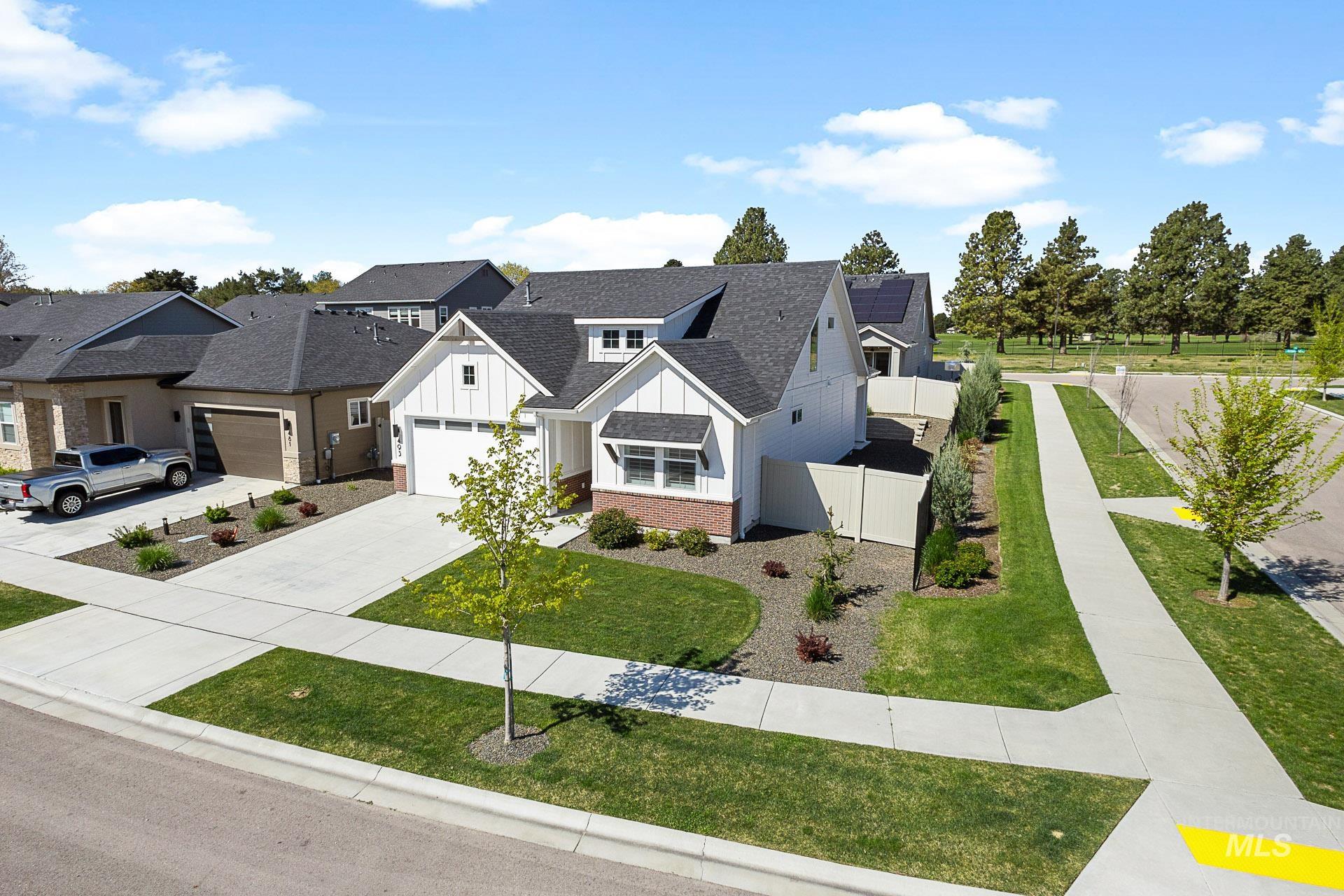 493 N Plainfield Ave