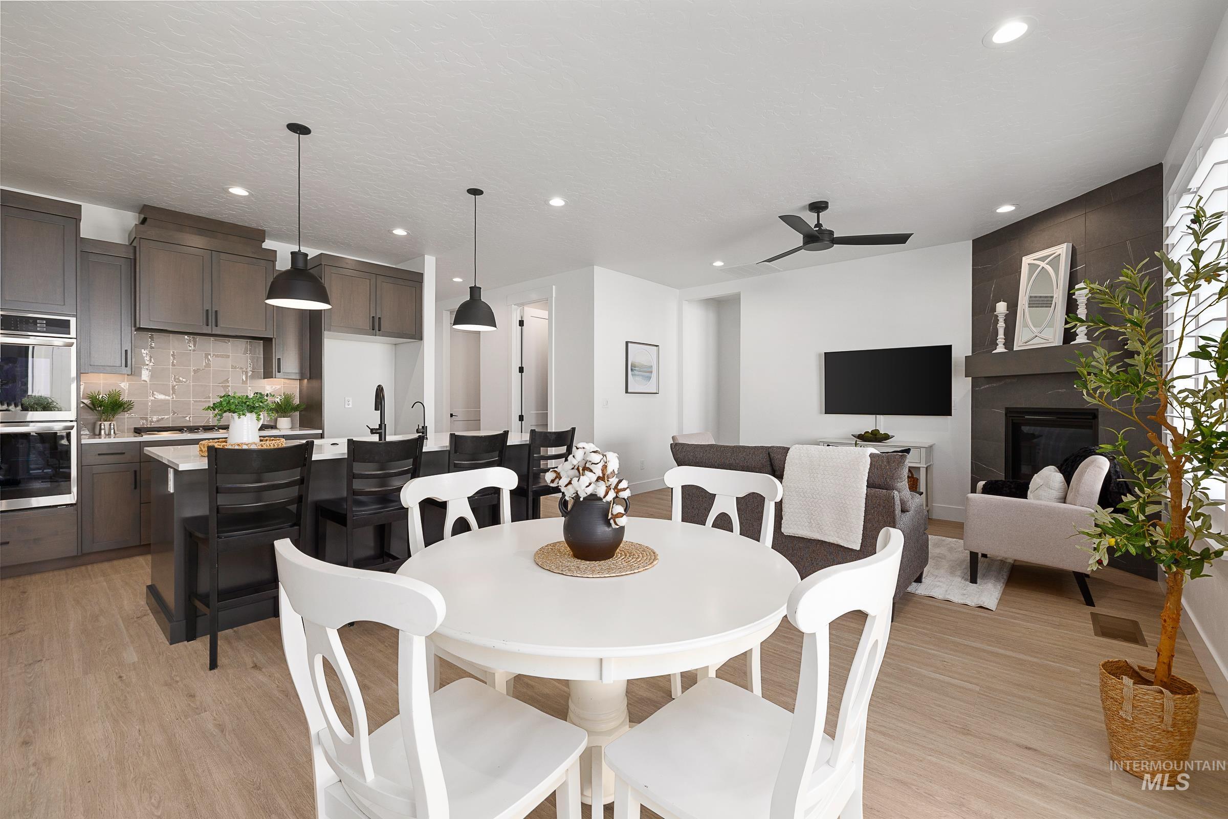 493 N Plainfield Ave