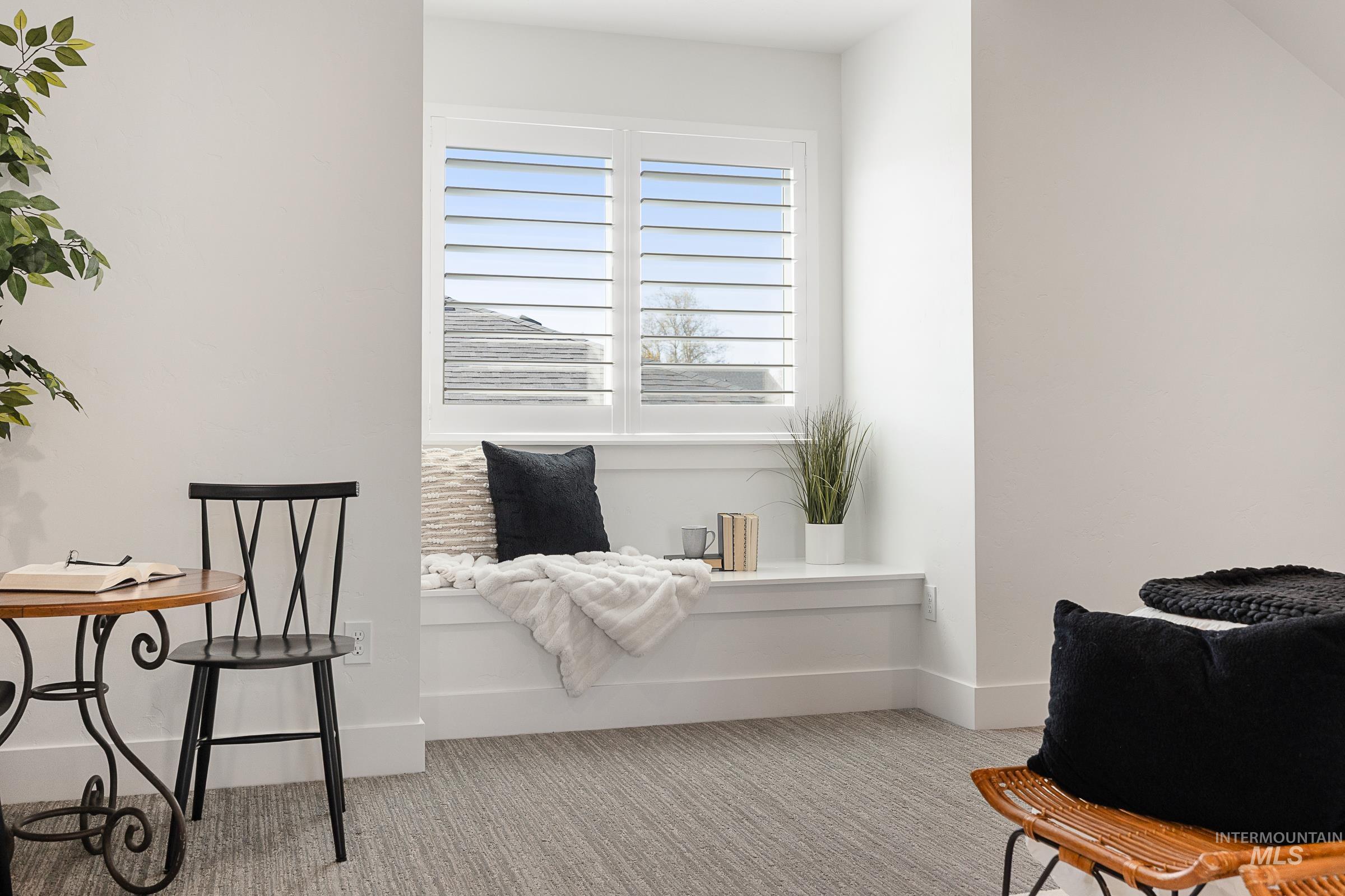 493 N Plainfield Ave