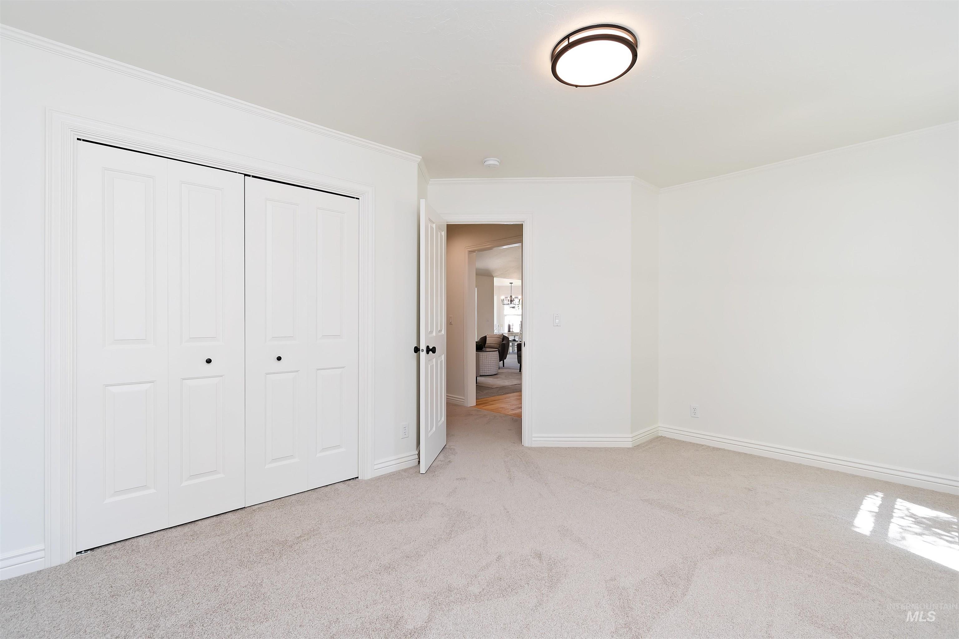 2188 E Skokie Dr