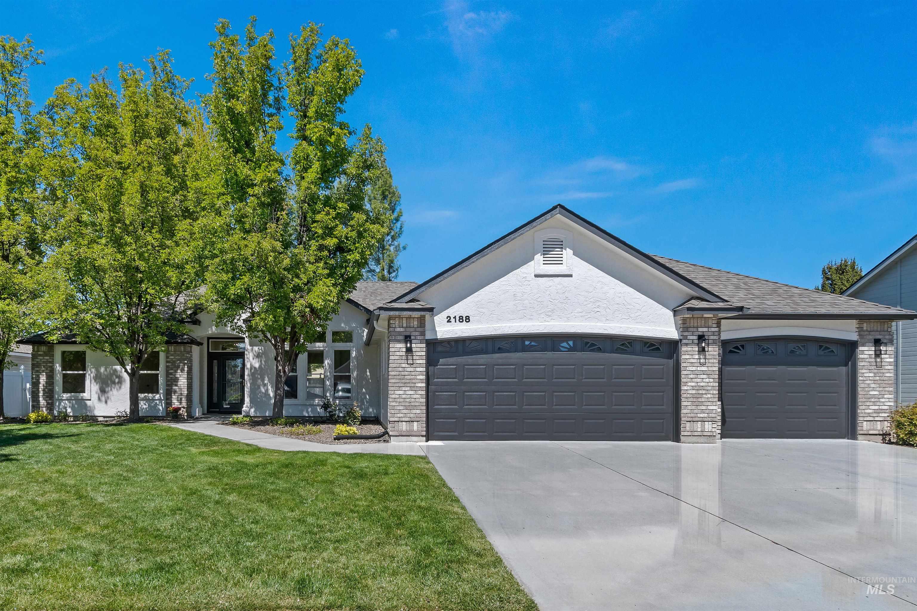 2188 E Skokie Dr