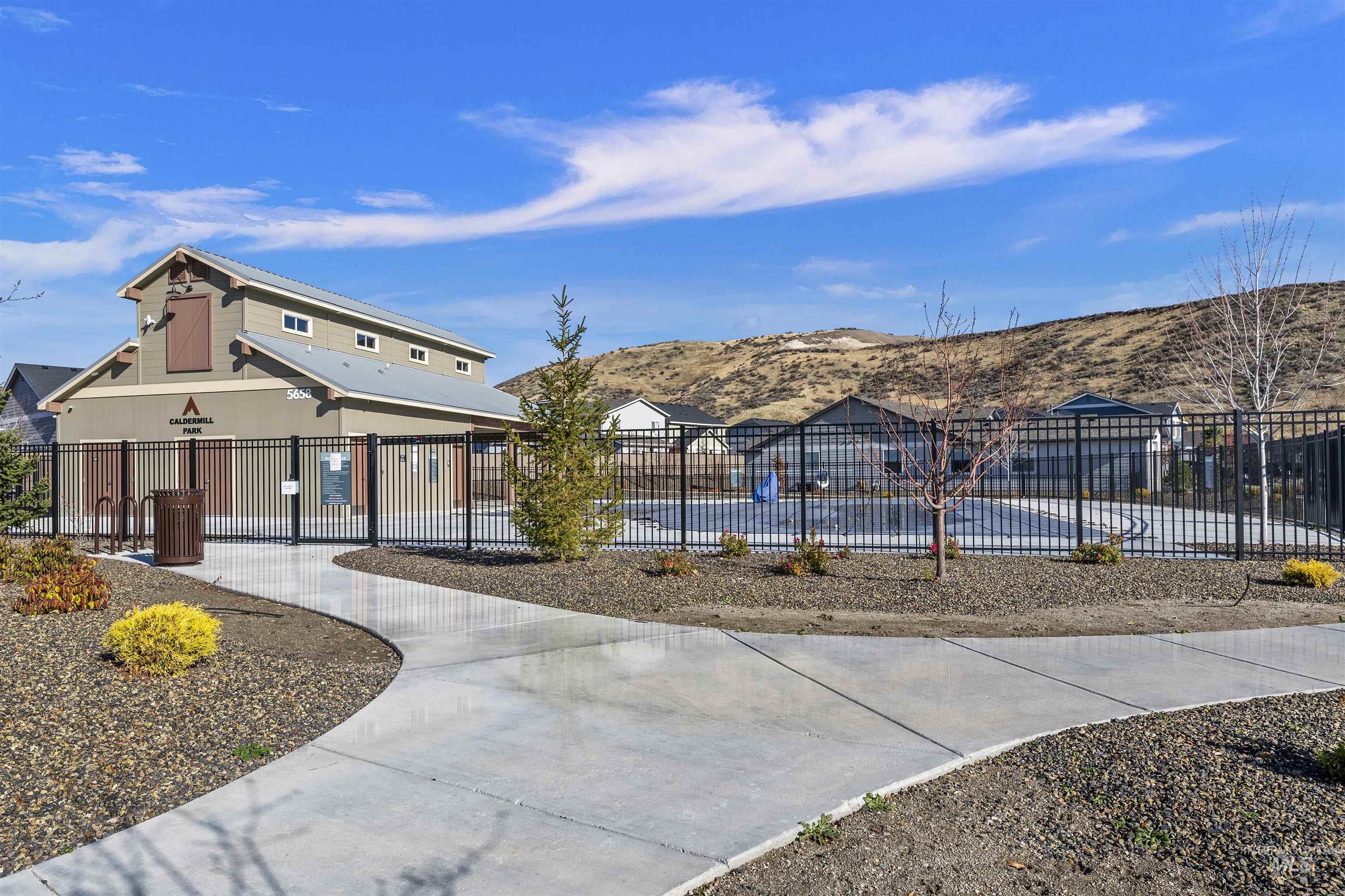 5538 W White Hills Dr