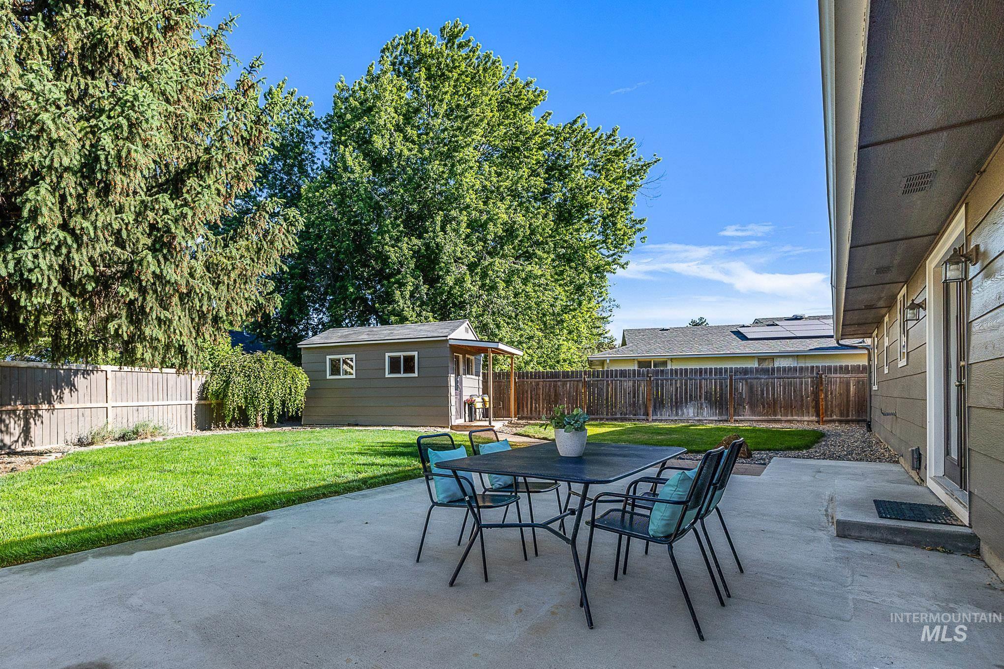 371 S Harlan Pl