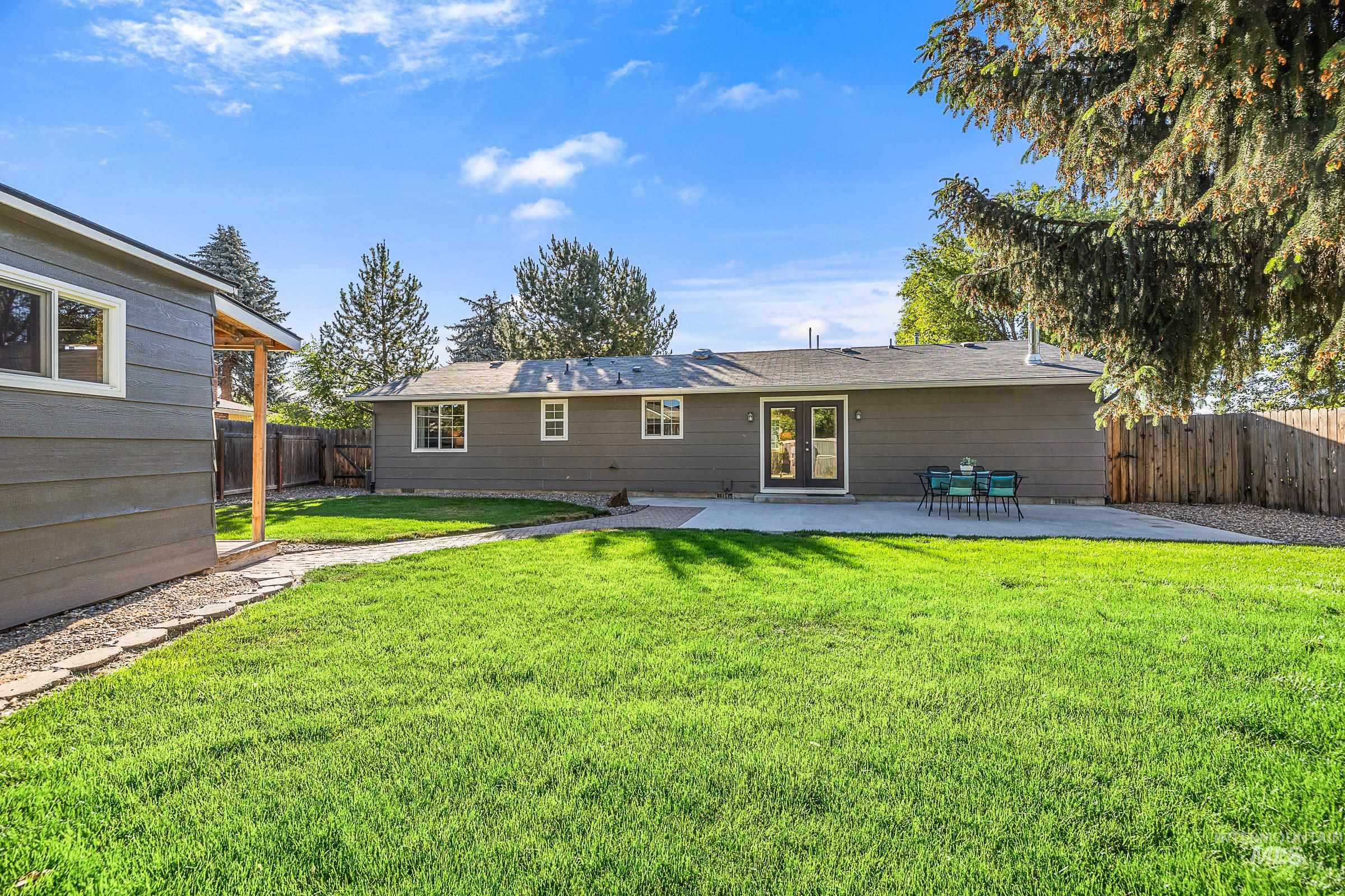 371 S Harlan Pl