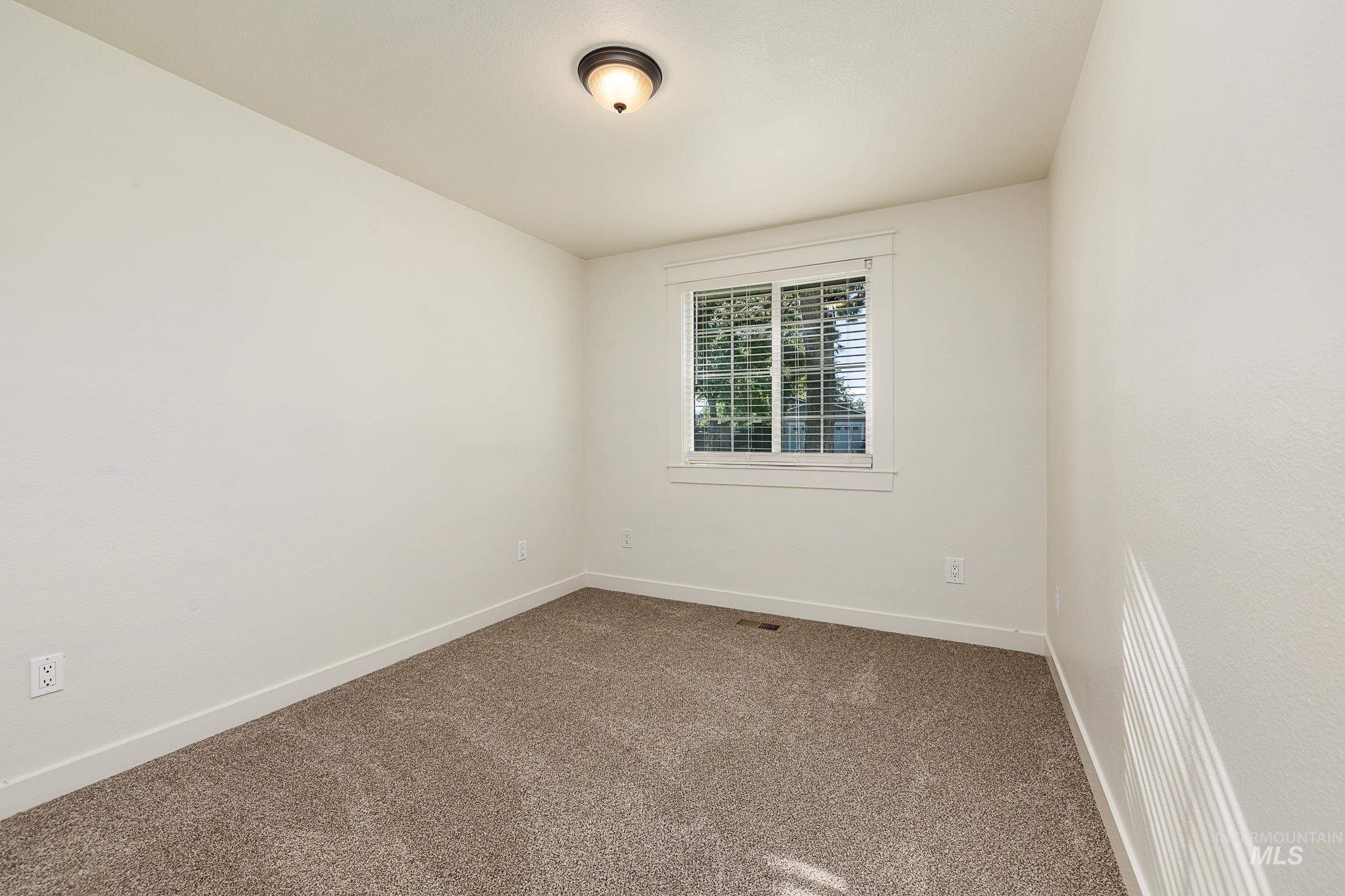 371 S Harlan Pl