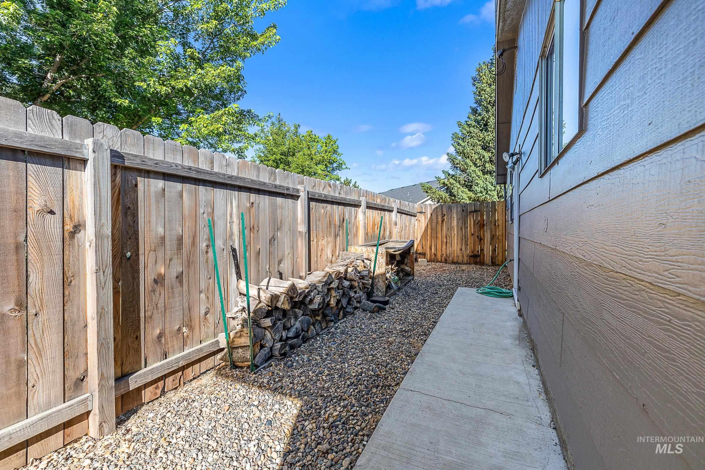 371 S Harlan Pl