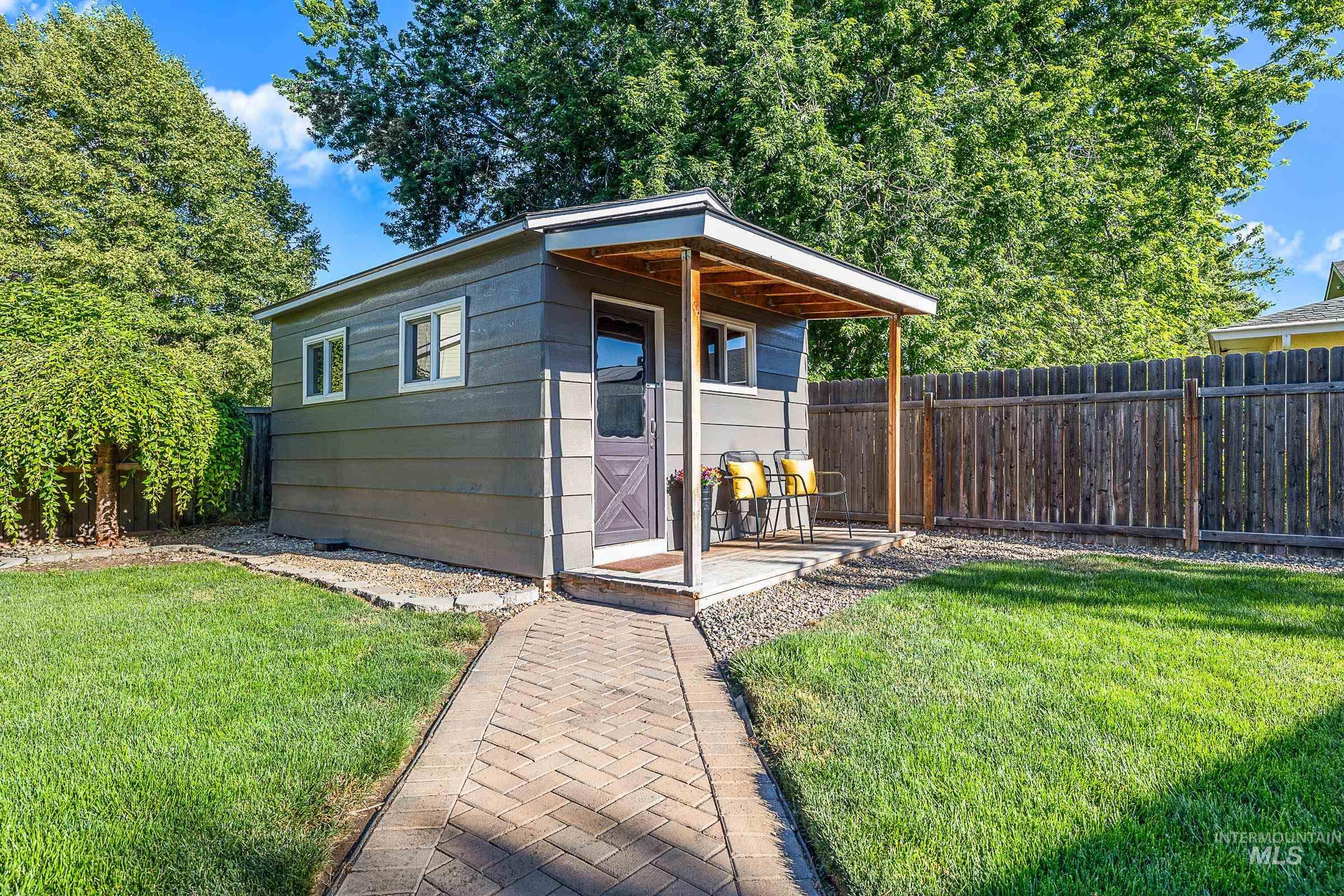 371 S Harlan Pl