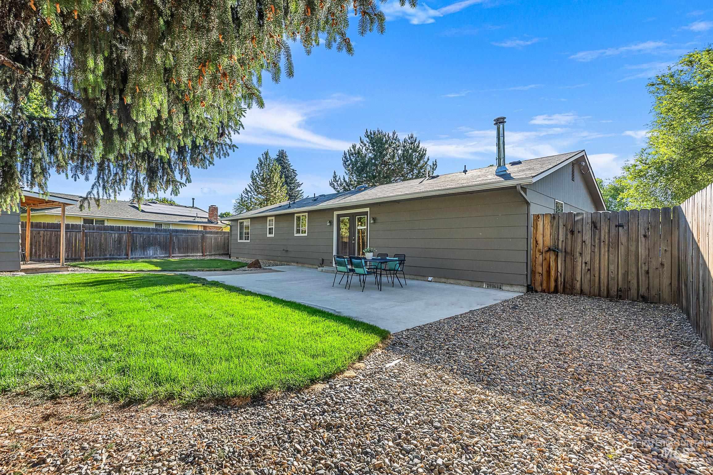 371 S Harlan Pl