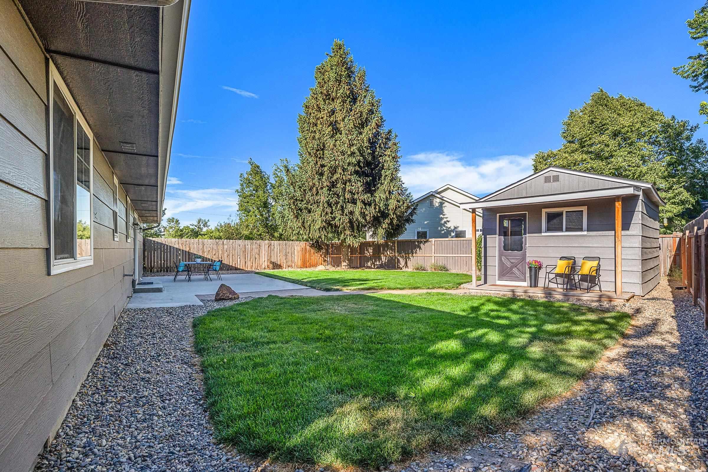 371 S Harlan Pl