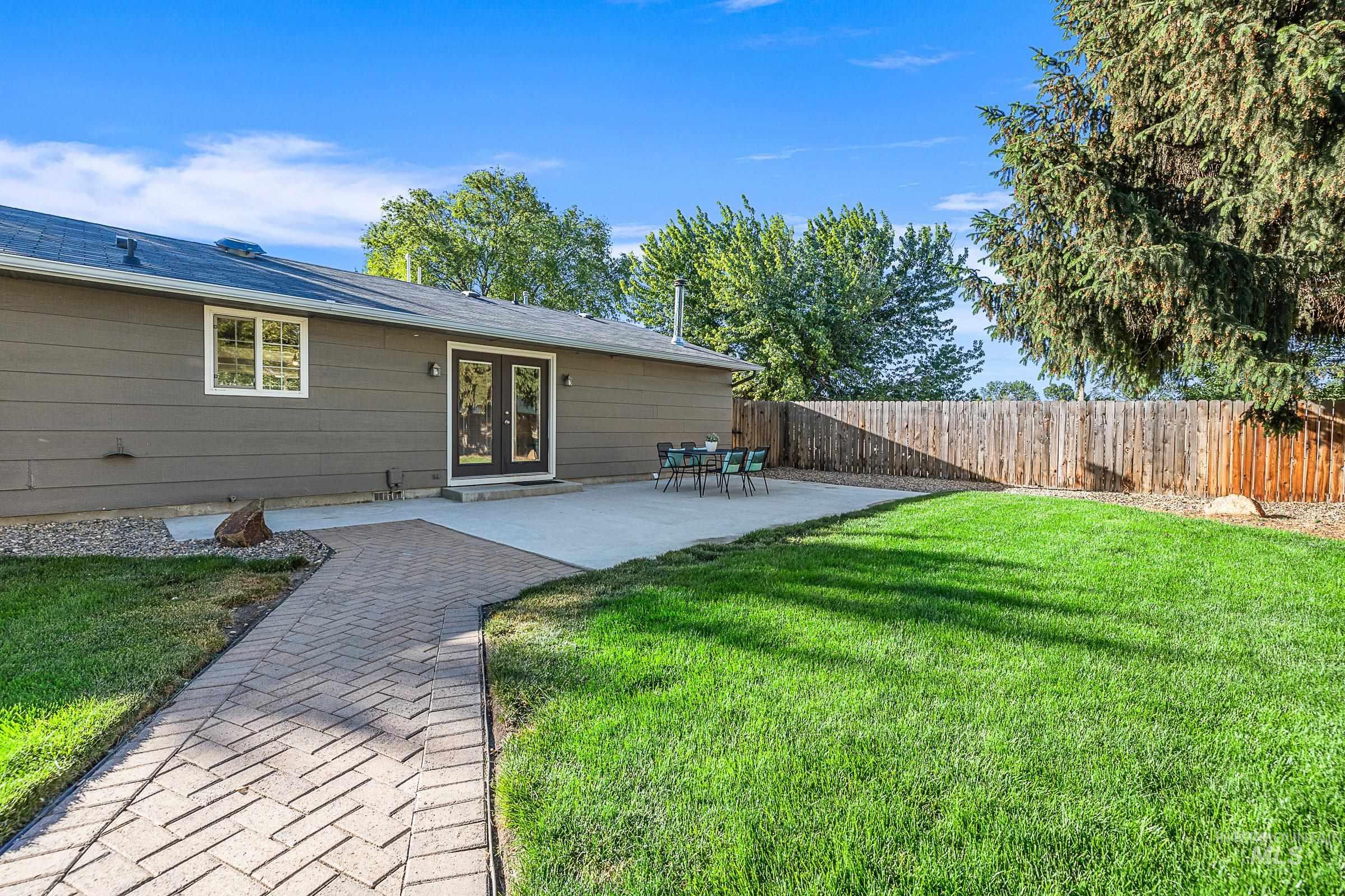 371 S Harlan Pl