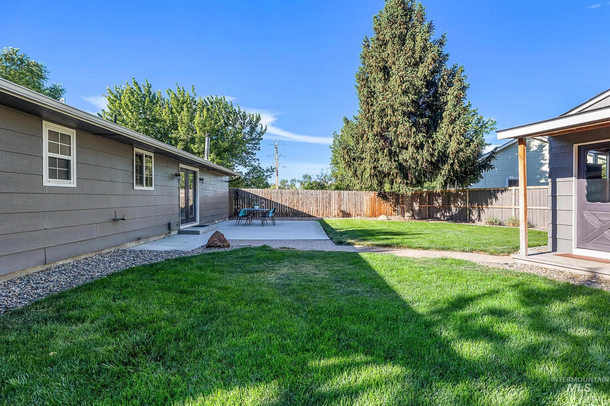 371 S Harlan Pl